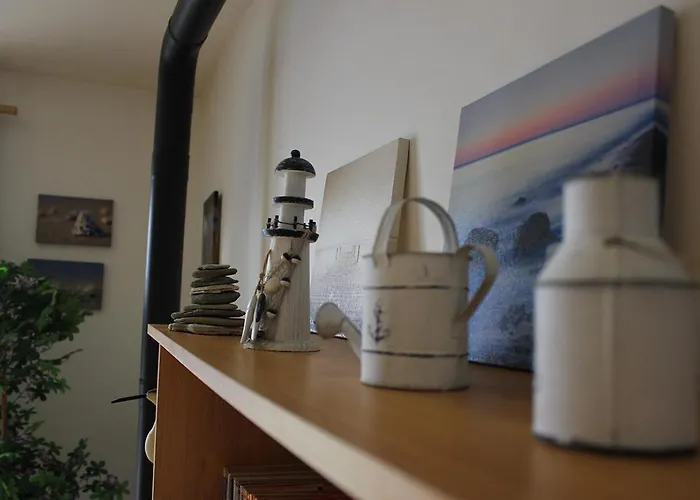 Maison De Aux Volets Bleus Le Fenouiller